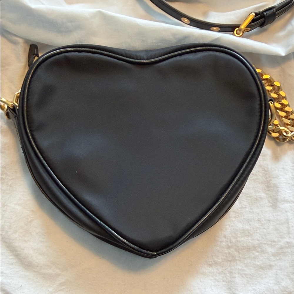 Moschino Black Heart Crossbody Bag with Gold Hardware - Picture 4 of 8